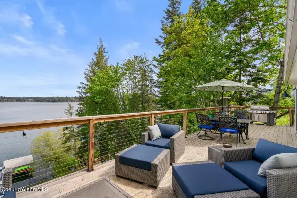 2937 E Upper Hayden Lake RD, Hayden, ID 83835