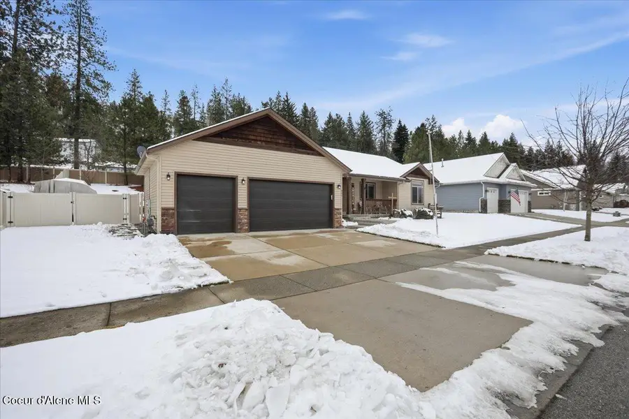 940 N Harlequin DR, Post Falls, ID 83854 - Image #2