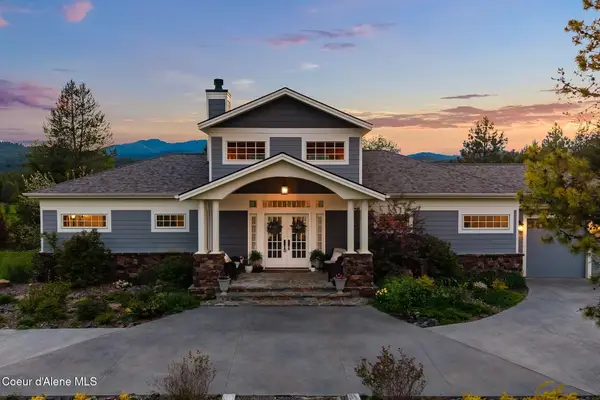 90 Bonnie LN, Sagle, ID 83860