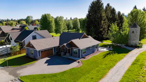 218 Crooked Ear DR, Sandpoint, ID 83864