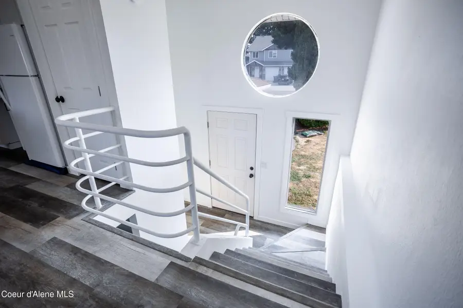 919 E Spruce AVE, Coeur Dalene, ID 83814 - Image #3