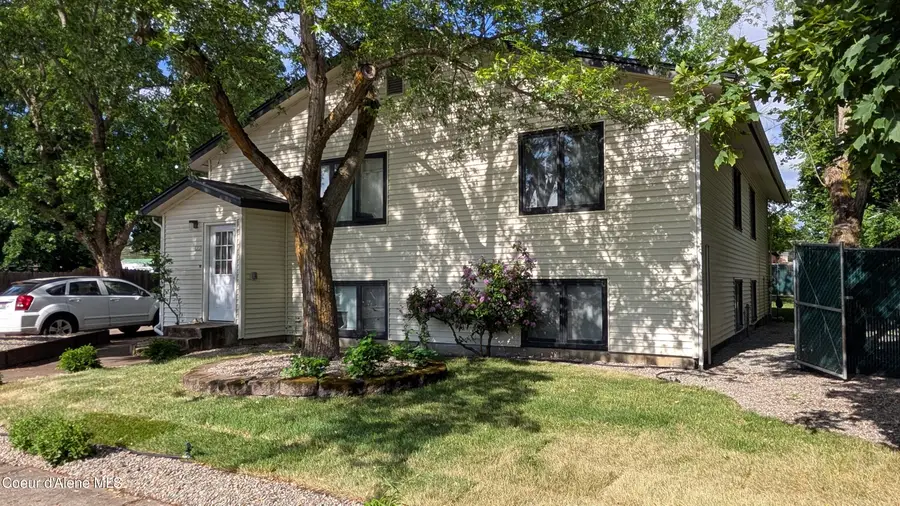 1221 N 11th ST, Coeur Dalene, ID 83814 - #2
