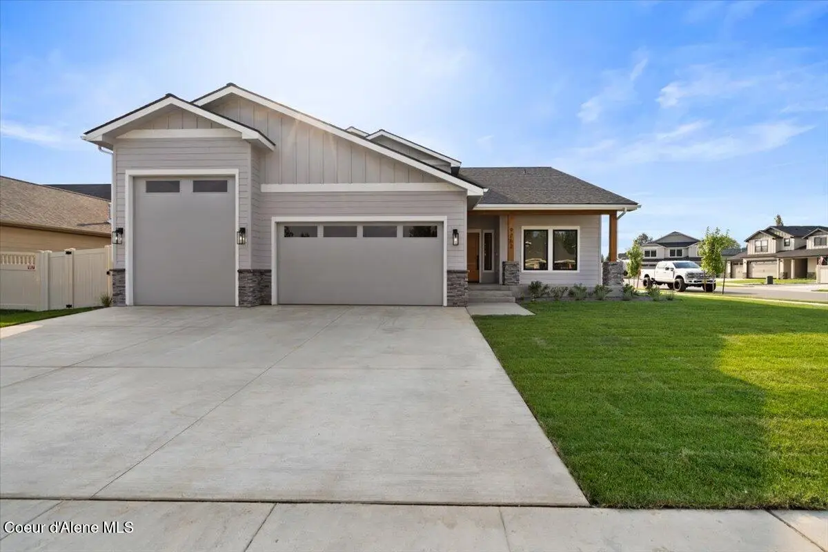 9262 N Secretariat Ln, Hayden, ID 83835 - Image #1