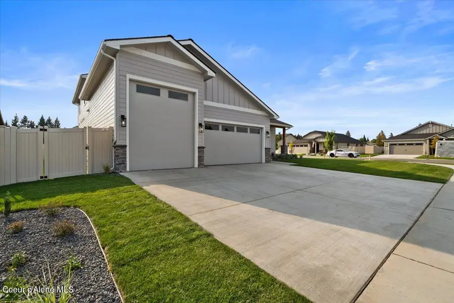 9262 N Secretariat Ln, Hayden, ID 83835 - Image #3