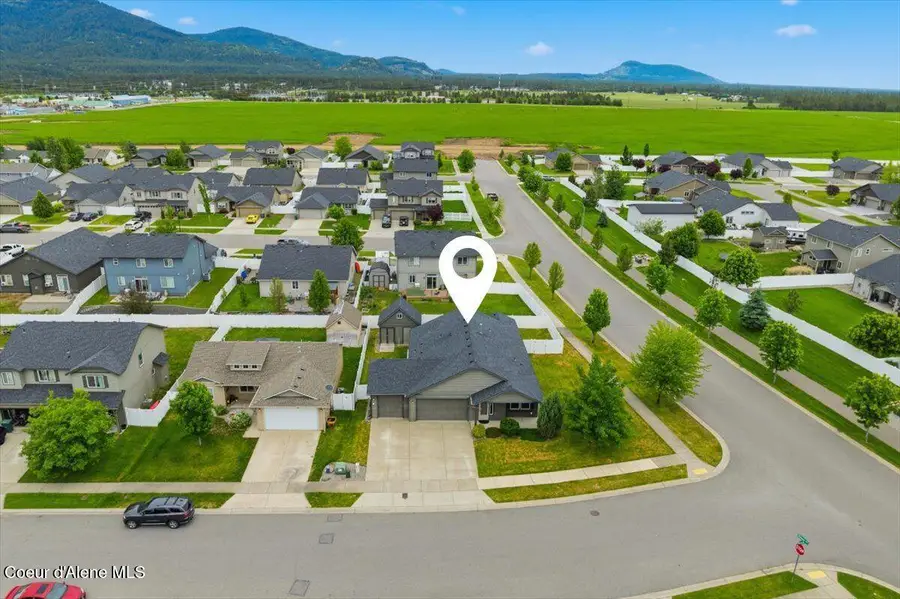 6025 W Trestle St, Rathdrum, ID 83858 - #2