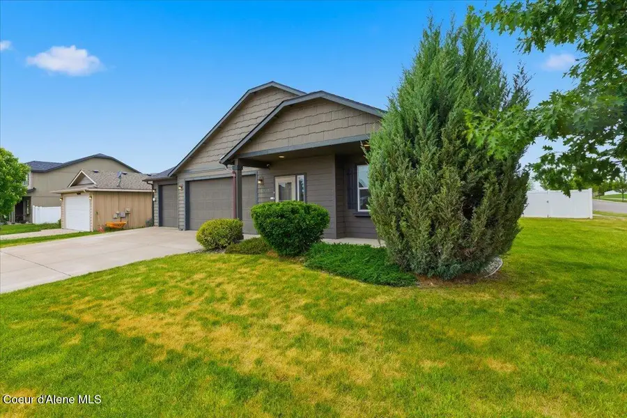 6025 W Trestle St, Rathdrum, ID 83858 - #3