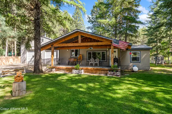 169 Shelby RD, Laclede, ID 83841
