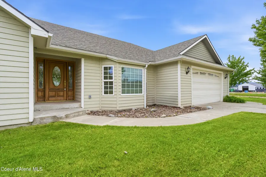 2232 E Shoshone AVE, Athol, ID 83801 - #2