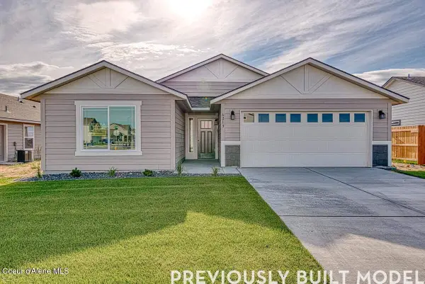 6179 W PELICAN LP, Rathdrum, ID 83858
