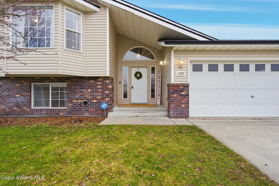 1049 N Bainbridge St, Post Falls, ID 83854 - Image #2