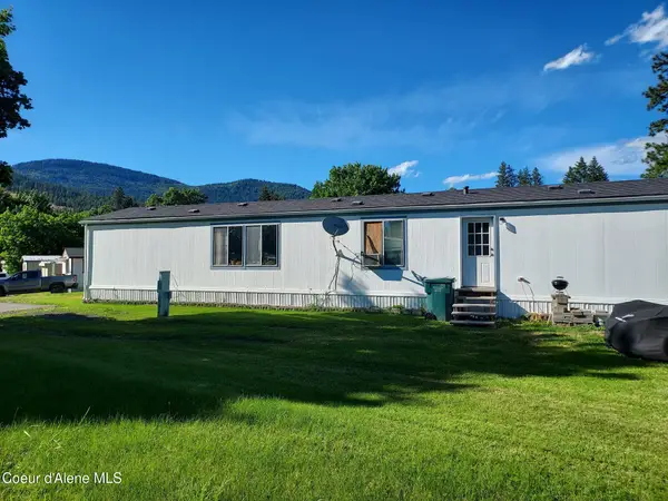 8270 W Meadow Brook CIR, Rathdrum, ID 83858