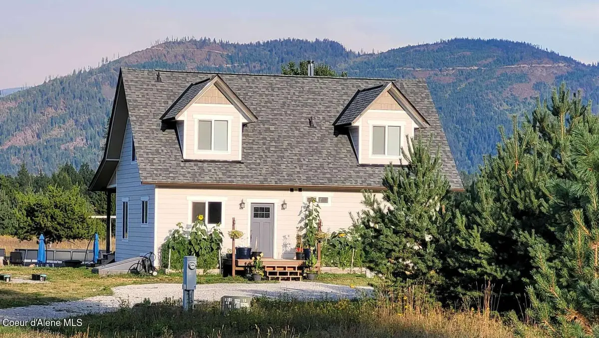 2301 Mc Arthur Lake Rd, Naples, ID 83847 - #1