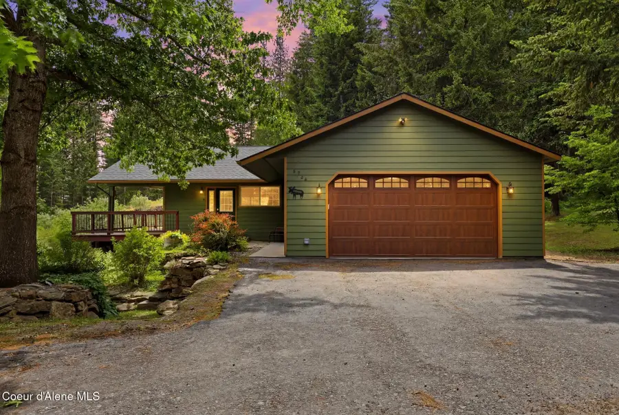 8766 W Barrett Dr, Rathdrum, ID 83858 - #2