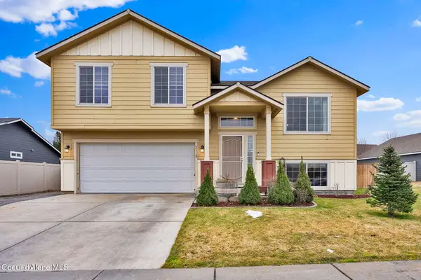 2118 N Teanaway DR, Post Falls, ID 83854