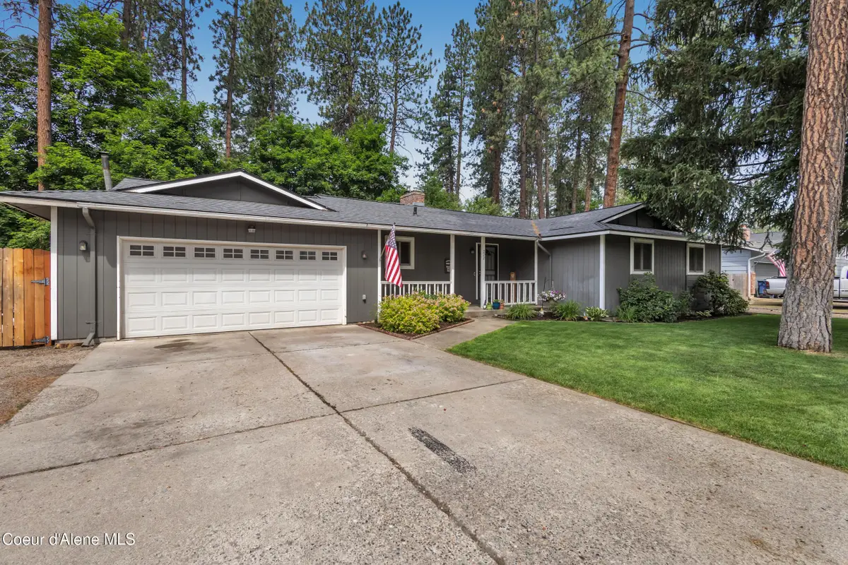 222 S Ross Point Rd, Post Falls, ID 83854 - #1