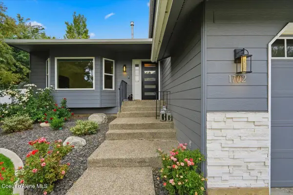 1702 N Autumn Crest CT, Post Falls, ID 83854