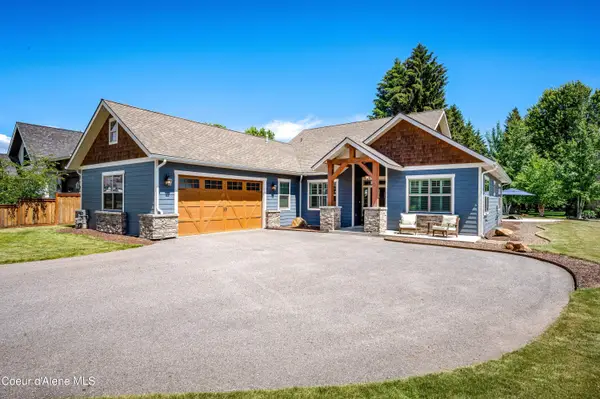 218 Crooked Ear Dr, Sandpoint, ID 83864