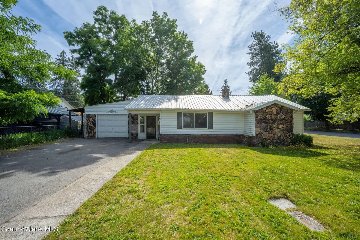 1304 N 13th ST, Coeur Dalene, ID 83814 - #1