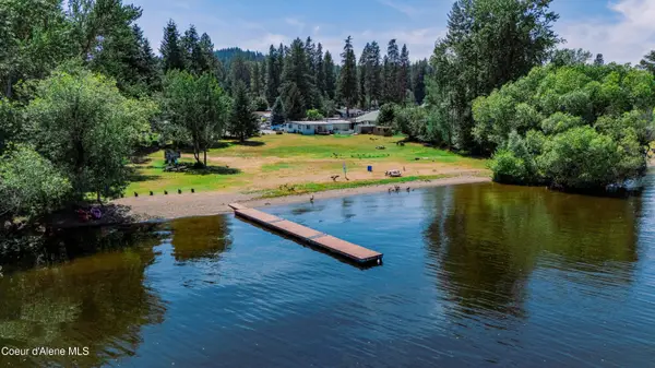 11776 N Hauser Lake Rd #2, Hauser, ID 83854