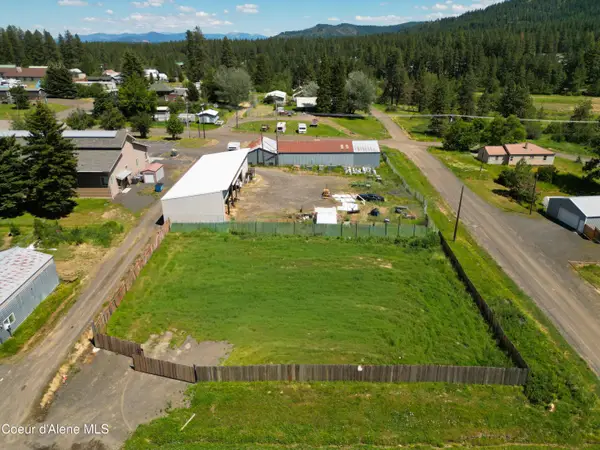 866 E St, Plummer, ID 83851