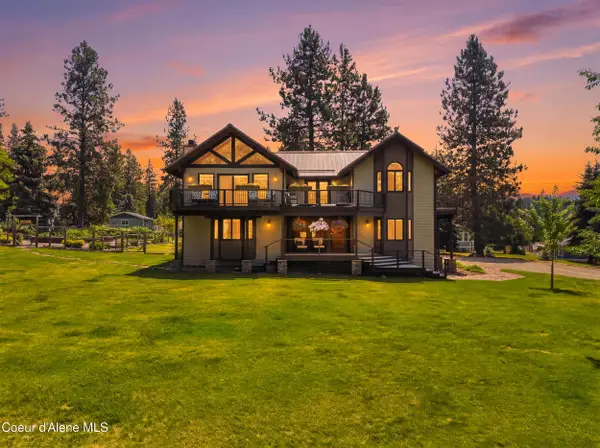 1542 Peninsula Rd, Hope, ID 83836
