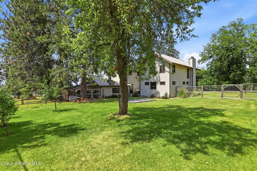 1542 Peninsula Rd, Hope, ID 83836 - #3