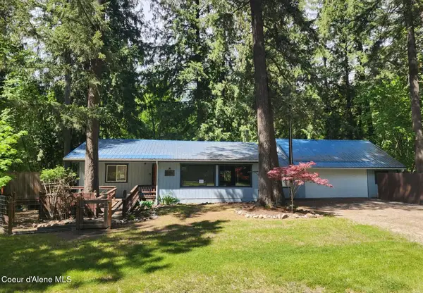 126 Creekside LN, Hope, ID 83836
