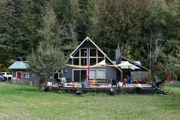 900 Trestle Creek RD, Hope, ID 83836