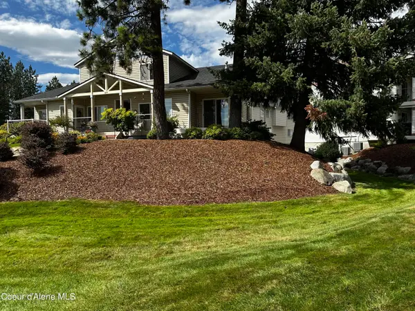 377 E KNOTTY PINE LN #2, Coeur d'Alene, ID 83815