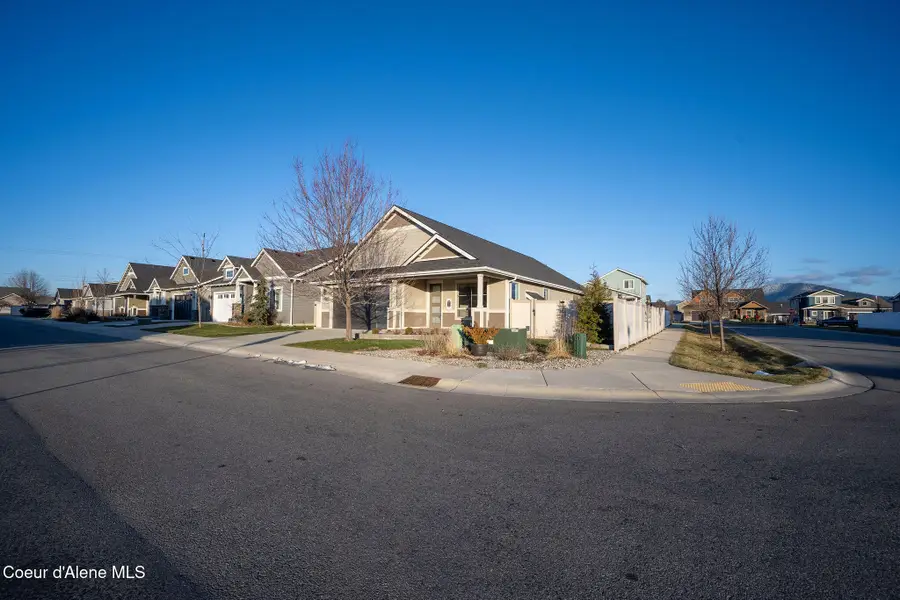 7996 N Hibiscus LN, Coeur Dalene, ID 83815 - Image #2