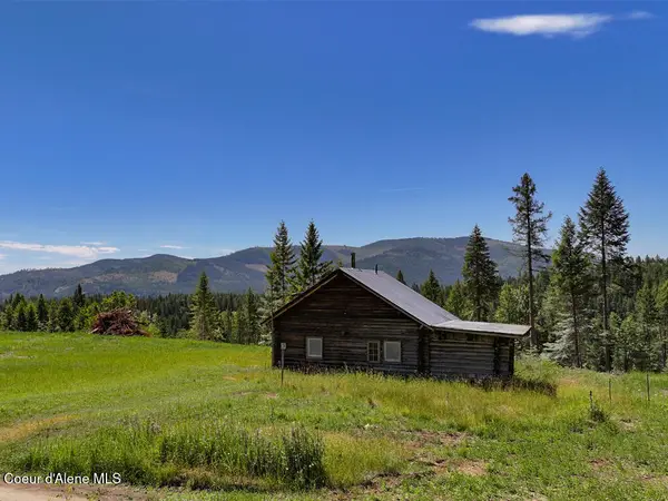 560 Terry TRL, Priest River, ID 83856