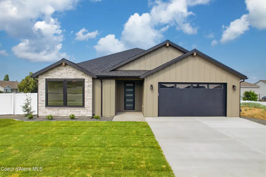 3223 N Van Winkle ST, Post Falls, ID 83854 - #2