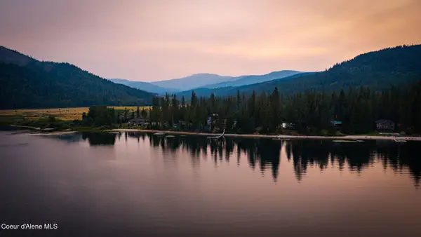 29434 N Calliope LN, Spirit Lake, ID 83869