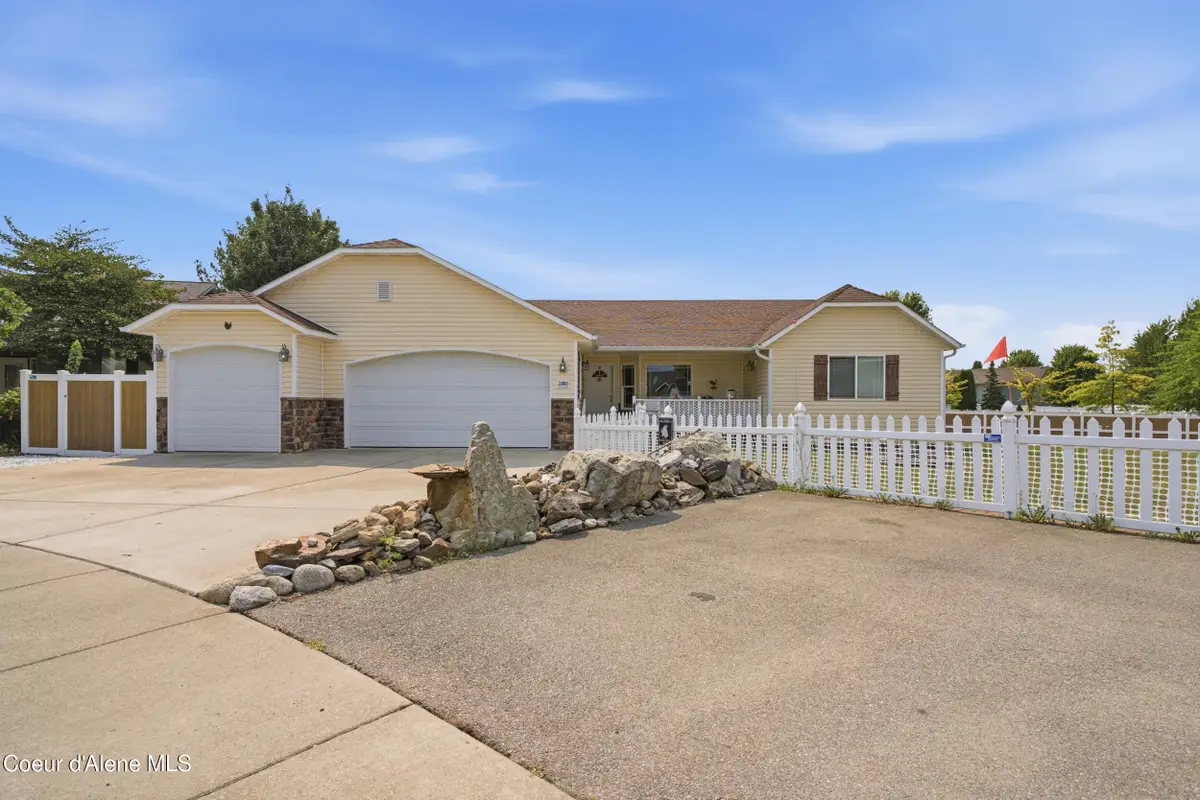 2740 W Porthill CT, Hayden, ID 83835 - #1