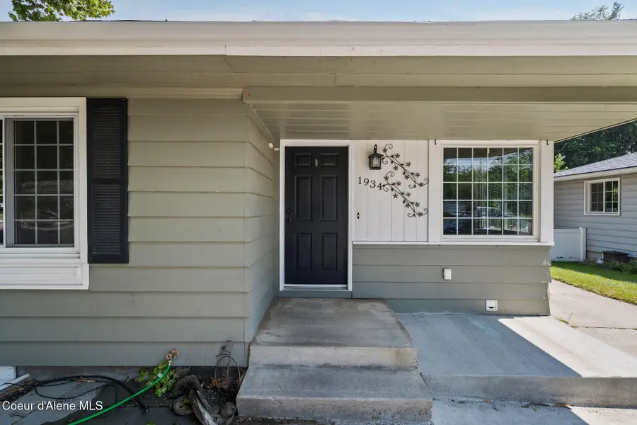 1934 N 7th ST, Coeur Dalene, ID 83814 - #2