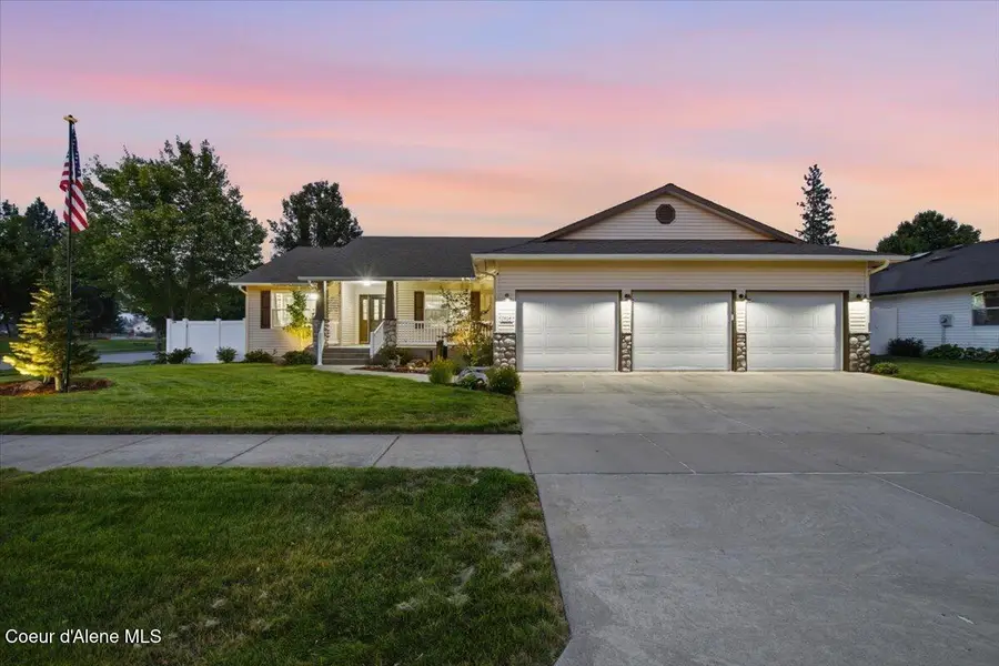 7464 N Barbie St, Coeur Dalene, ID 83815 - #2