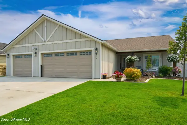 8624 W Ferguson Ln, Rathdrum, ID 83858