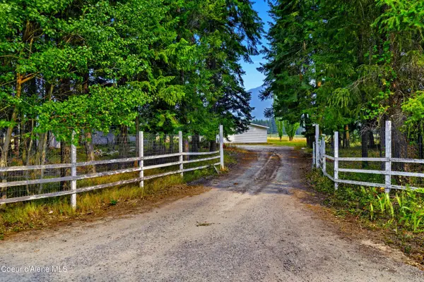 3203 Paradise Valley RD, Bonners Ferry, ID 83805