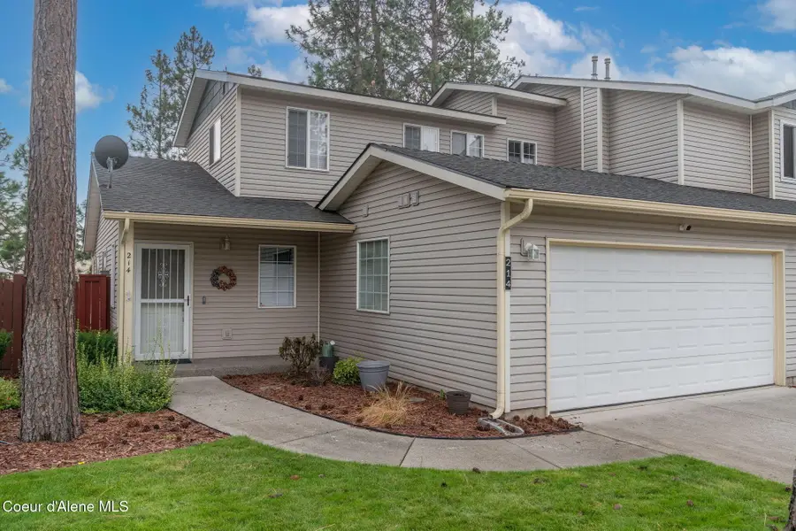 214 E Knotty Pine Ln, Coeur D Alene, ID 83815 - #2