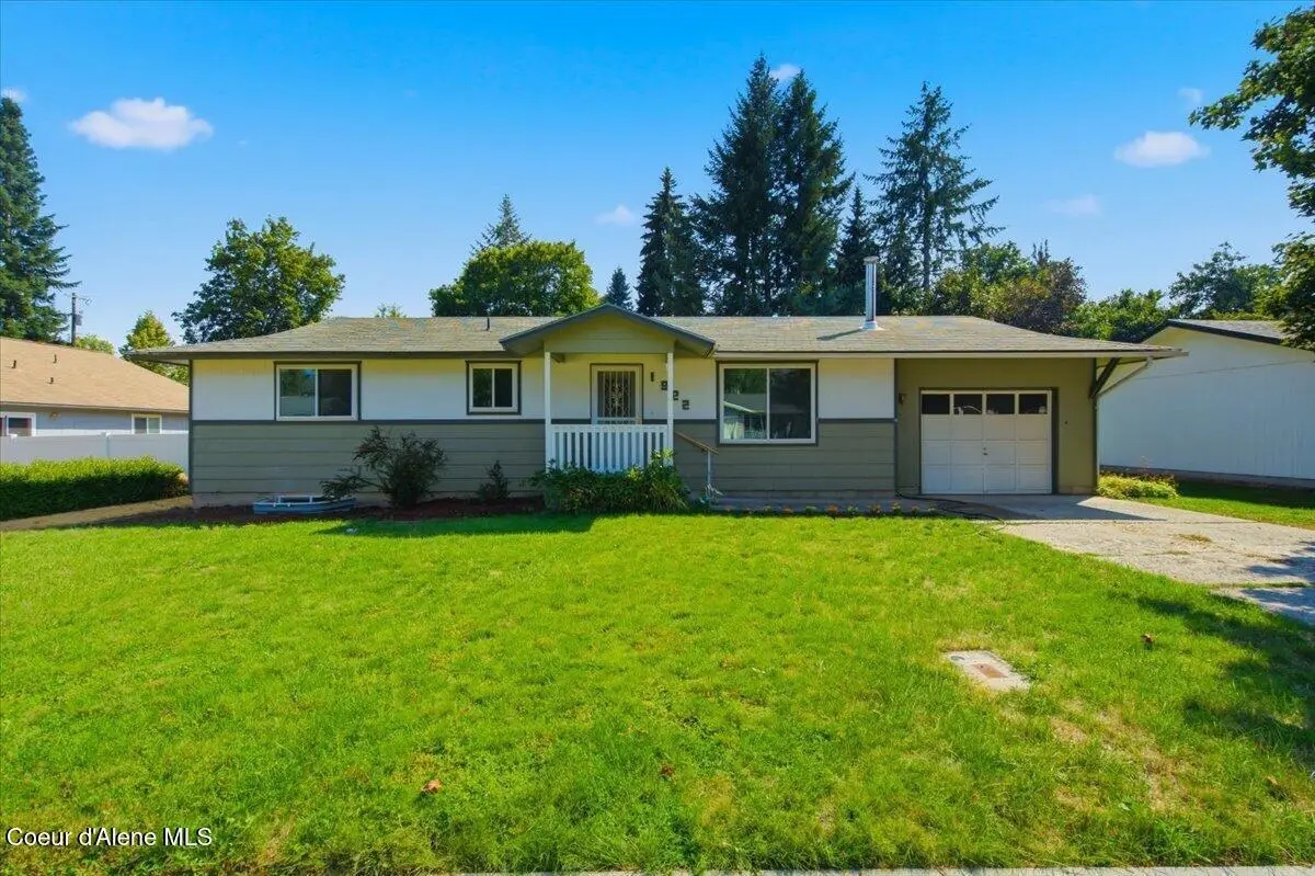 1922 E Saint Maries AVE, Coeur Dalene, ID 83814 - #1