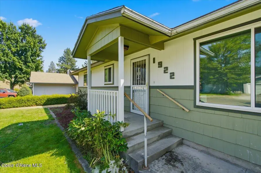 1922 E Saint Maries AVE, Coeur Dalene, ID 83814 - #2