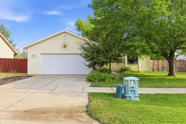 1053 W Heron AVE, Hayden, ID 83835