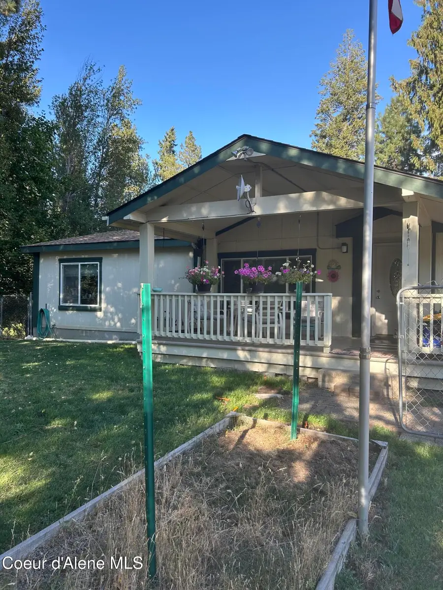 140 W Dakota AVE, Saint Maries, ID 83861 - #3