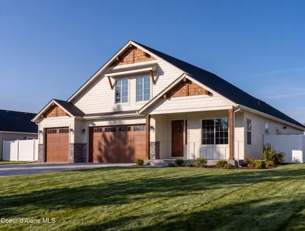 9394 N Balmoral Dr, Post Falls, ID 83854