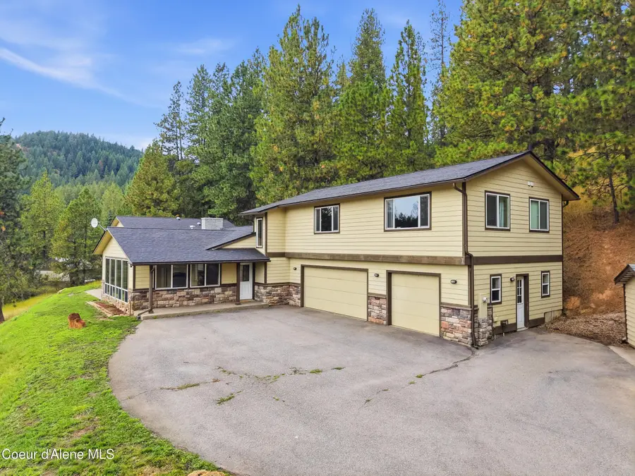 2719 S Reynolds Rd, Coeur D Alene, ID 83814 - #2