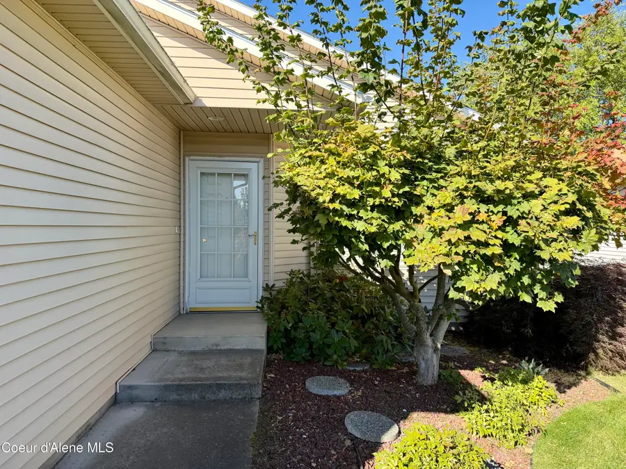 816 W Woodlawn DR, Hayden, ID 83835 - #2