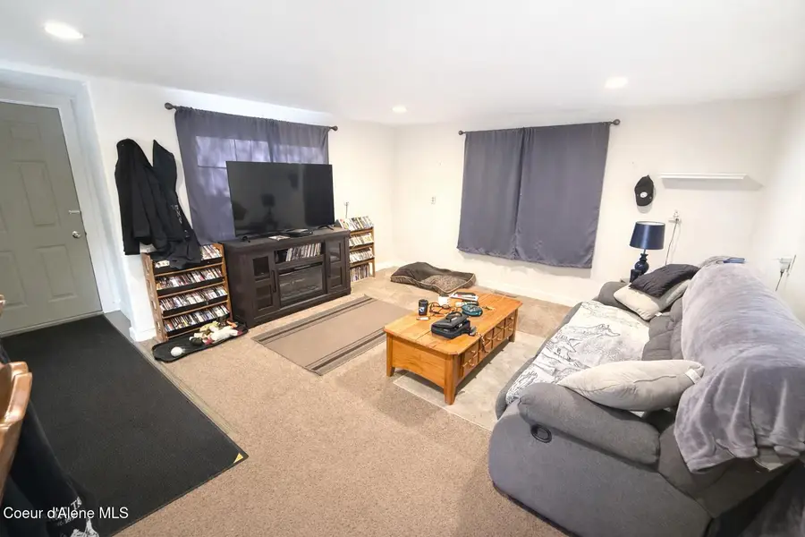 208 S 6th ST, Pinehurst, ID 83850 - Image #3