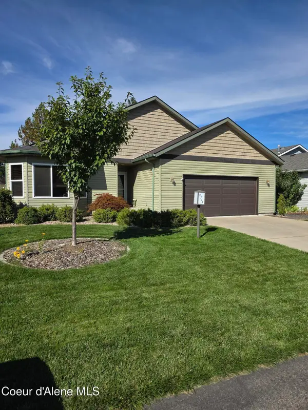 8713 N Indywood Dr, Hayden, ID 83835