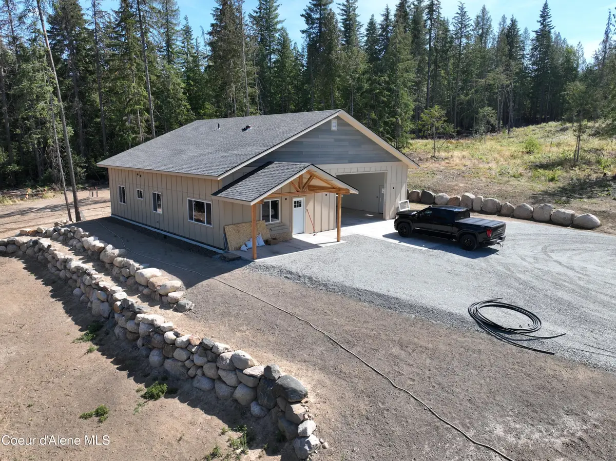 379 Moonfire Rd, Sandpoint, ID 83864 - #1