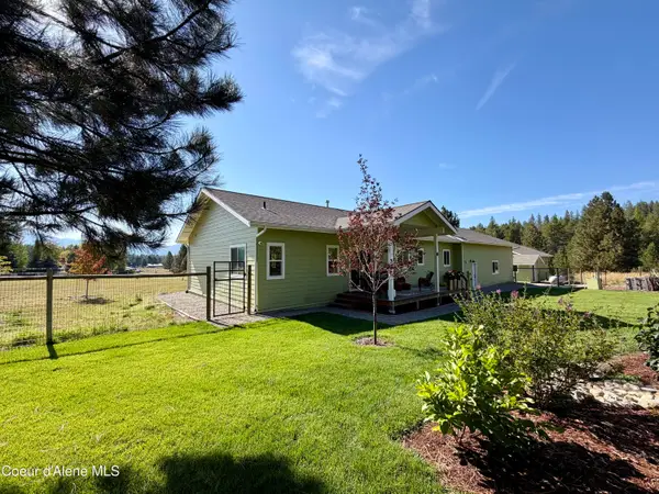 81 Meadowland DR, Blanchard, ID 83804